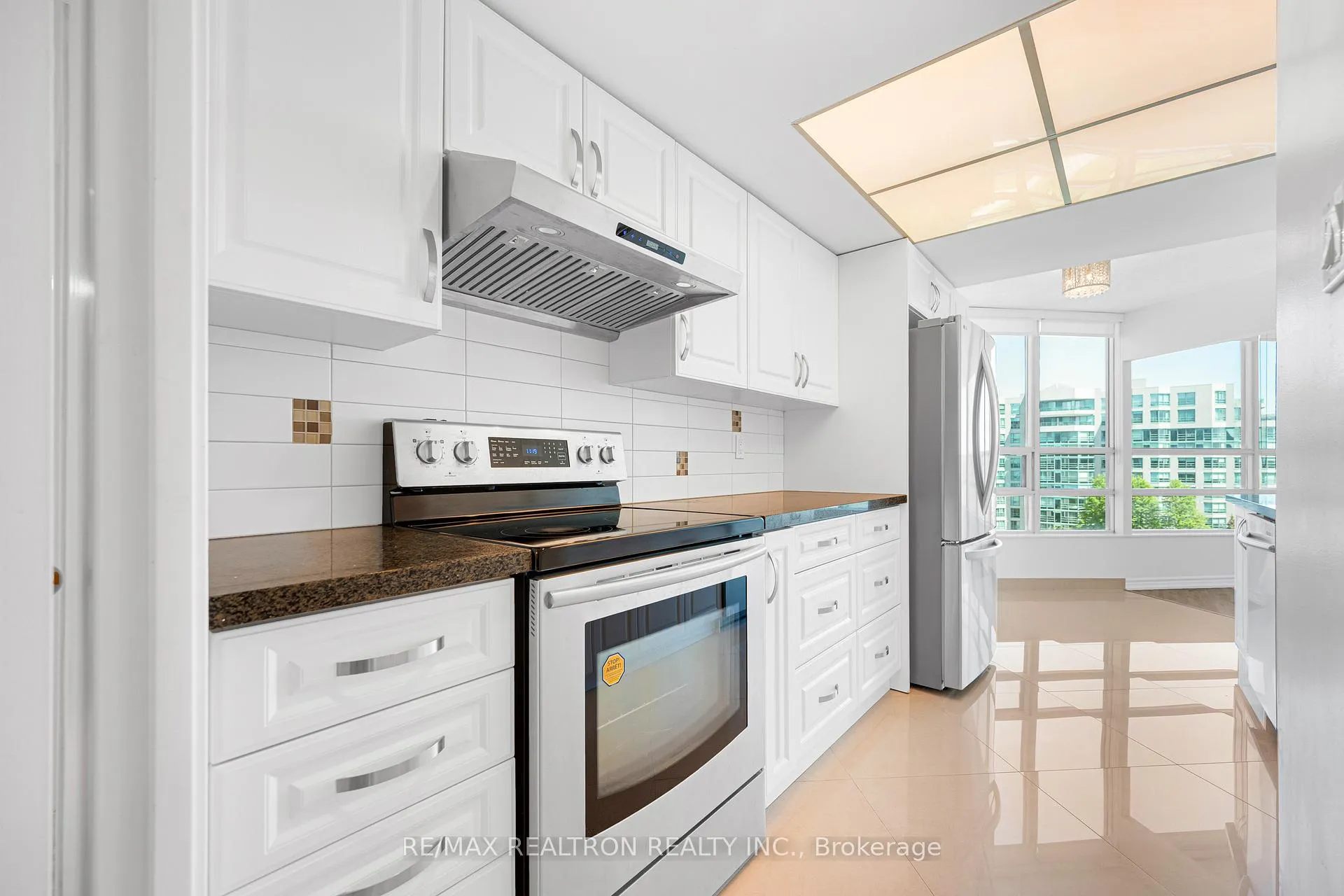Photo 26 of Unit 910, 7805 Bayview Avenue, Markham, Aileen-Willowbrook — HOMEH