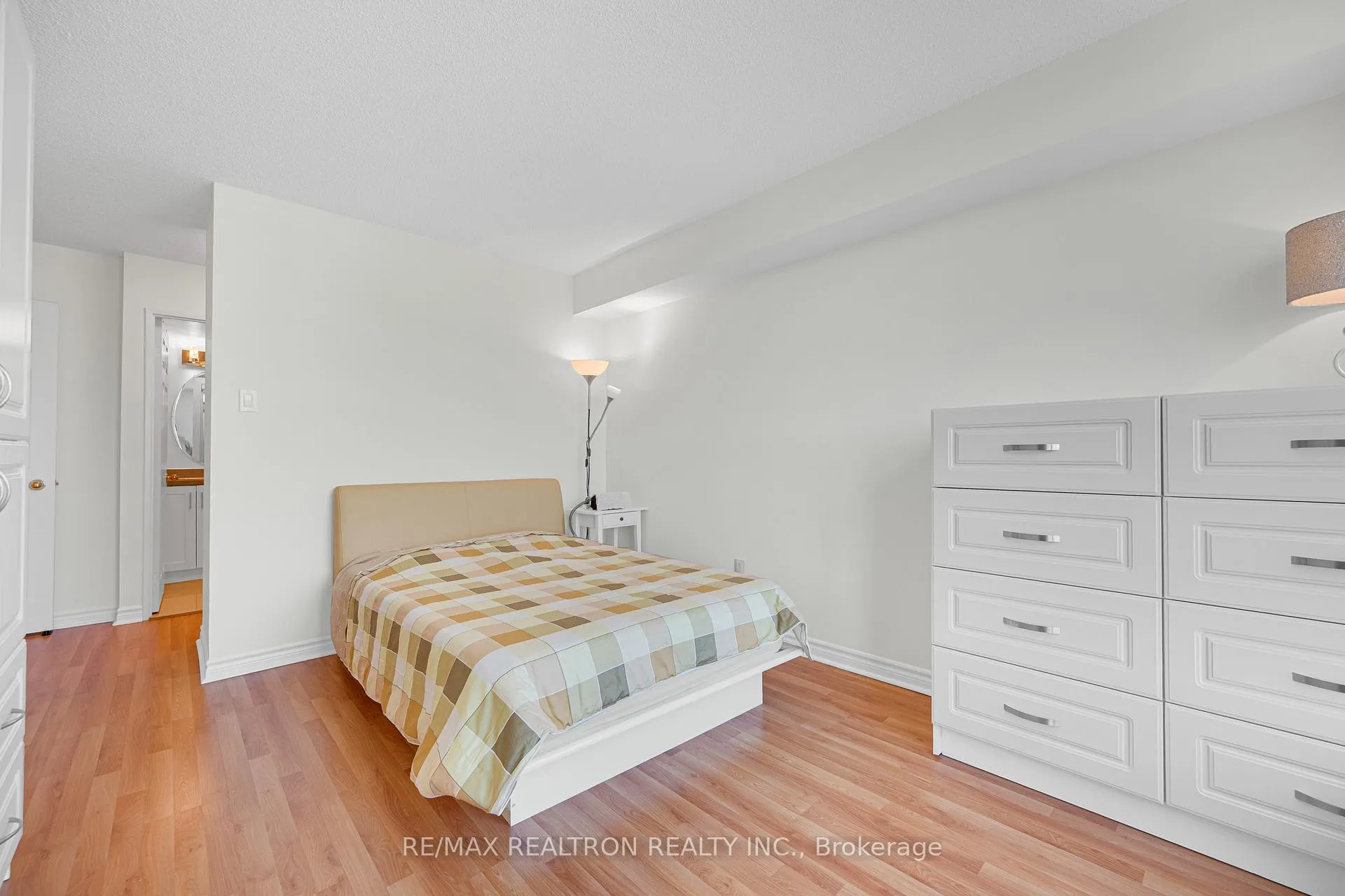 Photo 29 of Unit 910, 7805 Bayview Avenue, Markham, Aileen-Willowbrook — HOMEH