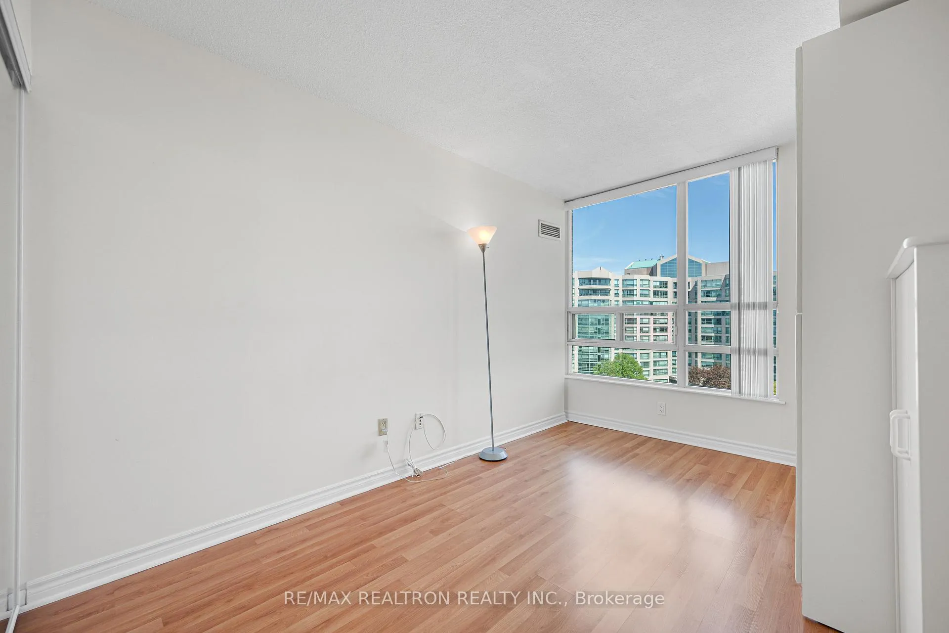Photo 31 of Unit 910, 7805 Bayview Avenue, Markham, Aileen-Willowbrook — HOMEH