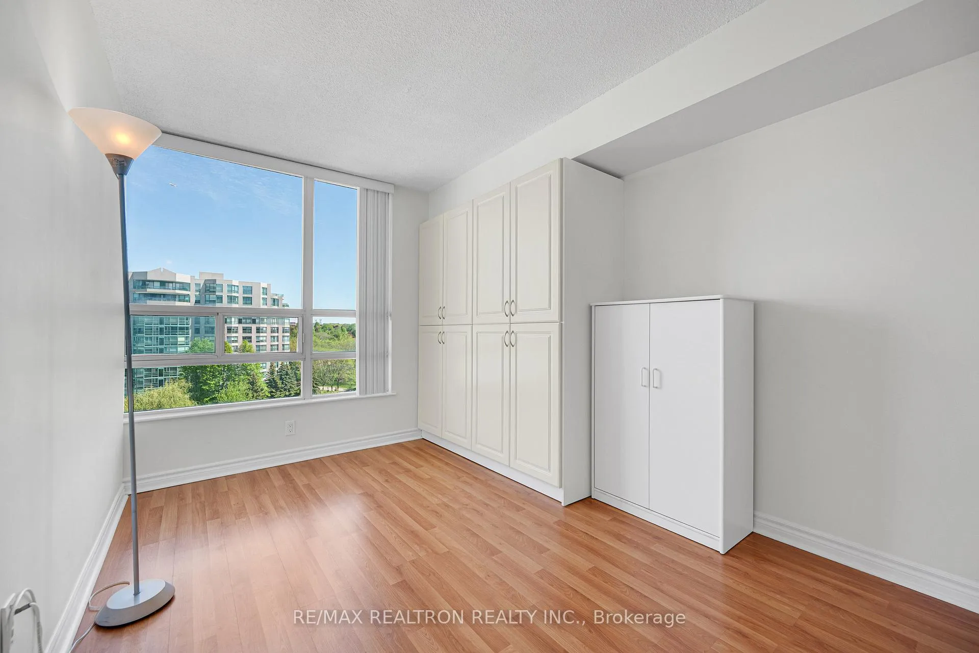 Photo 32 of Unit 910, 7805 Bayview Avenue, Markham, Aileen-Willowbrook — HOMEH