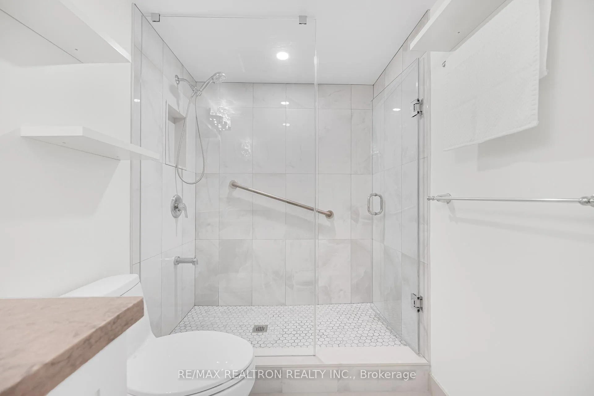 Photo 35 of Unit 910, 7805 Bayview Avenue, Markham, Aileen-Willowbrook — HOMEH