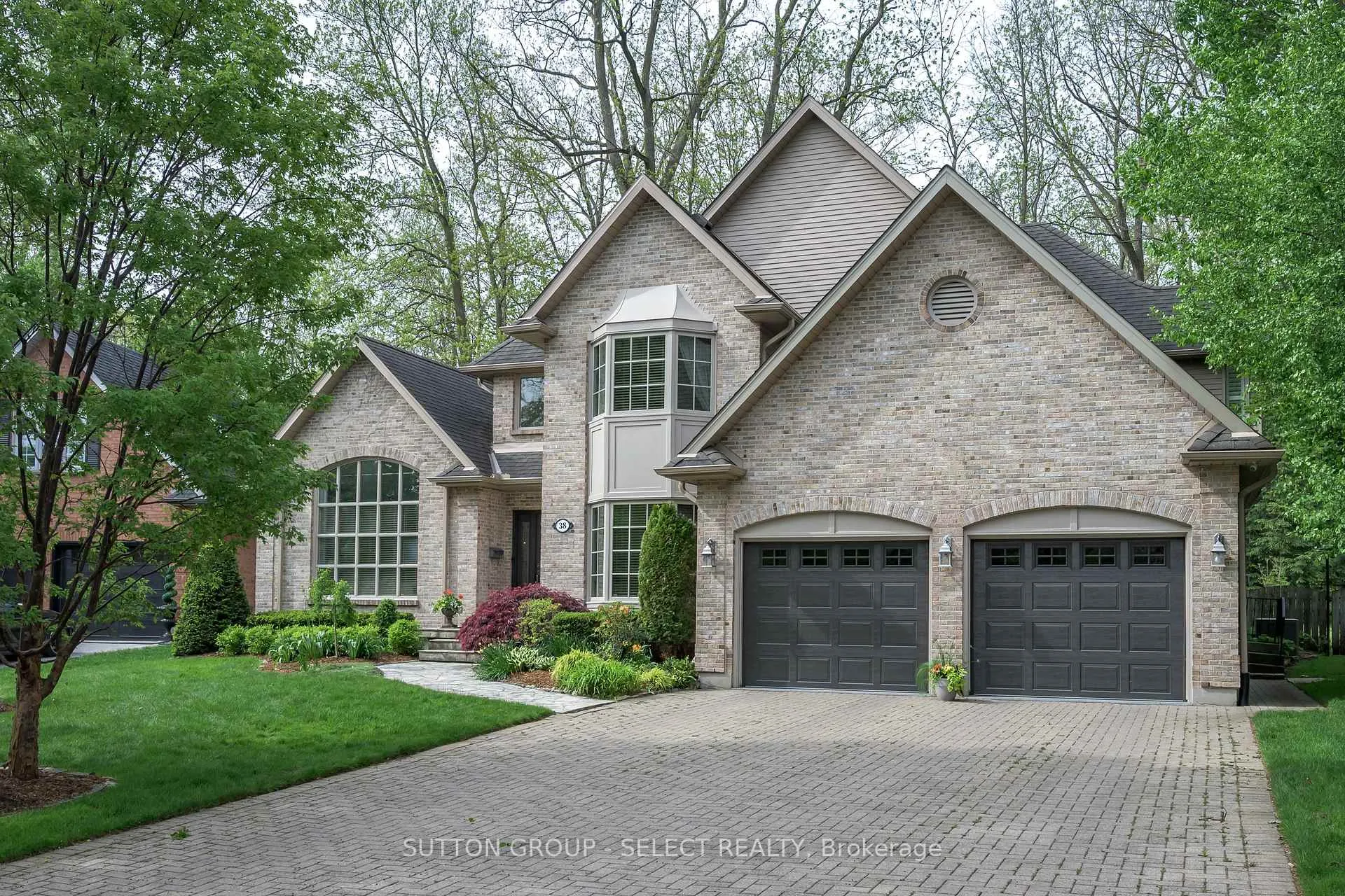 Front of 38 Camrose Court
