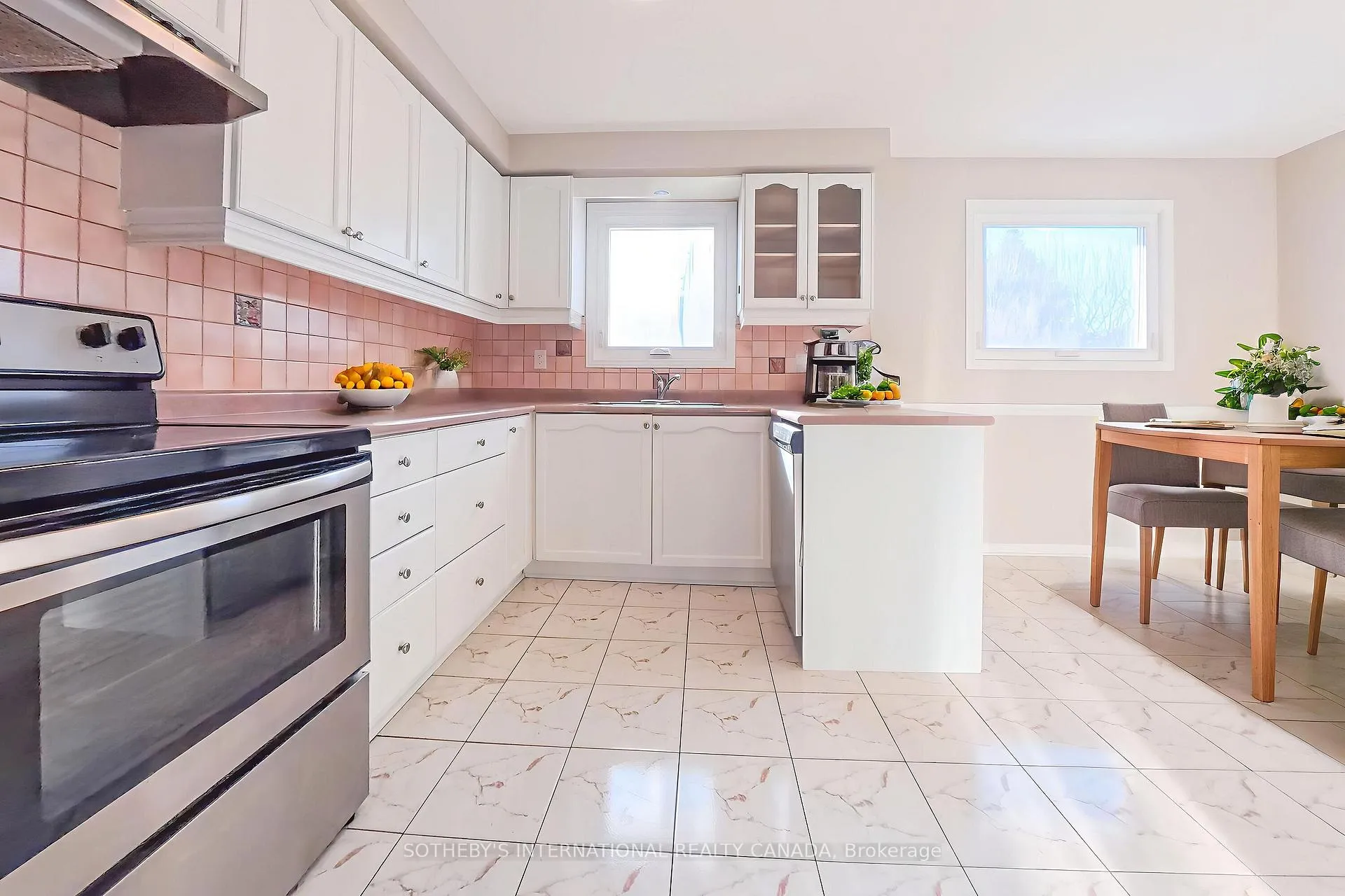 Photo 6 of 115 Tall Grass Trail, Vaughan, East Woodbridge — HOMEH
