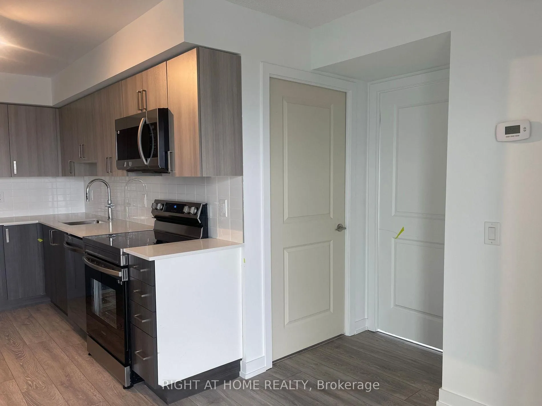 Photo 4 of Unit 1210, 1455 Celebration Drive, Pickering, Bay Ridges — HOMEH