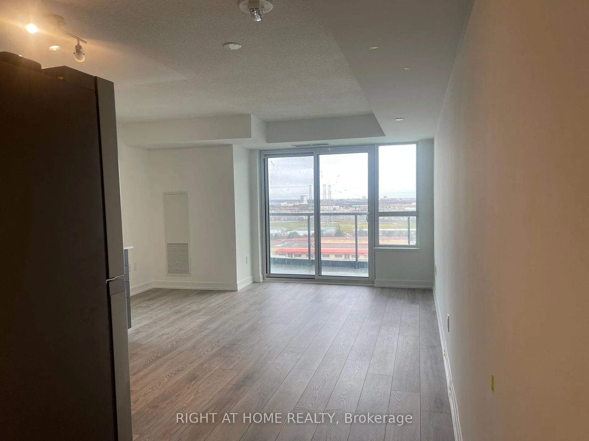 Photo 9 of Unit 1210, 1455 Celebration Drive, Pickering, Bay Ridges — HOMEH