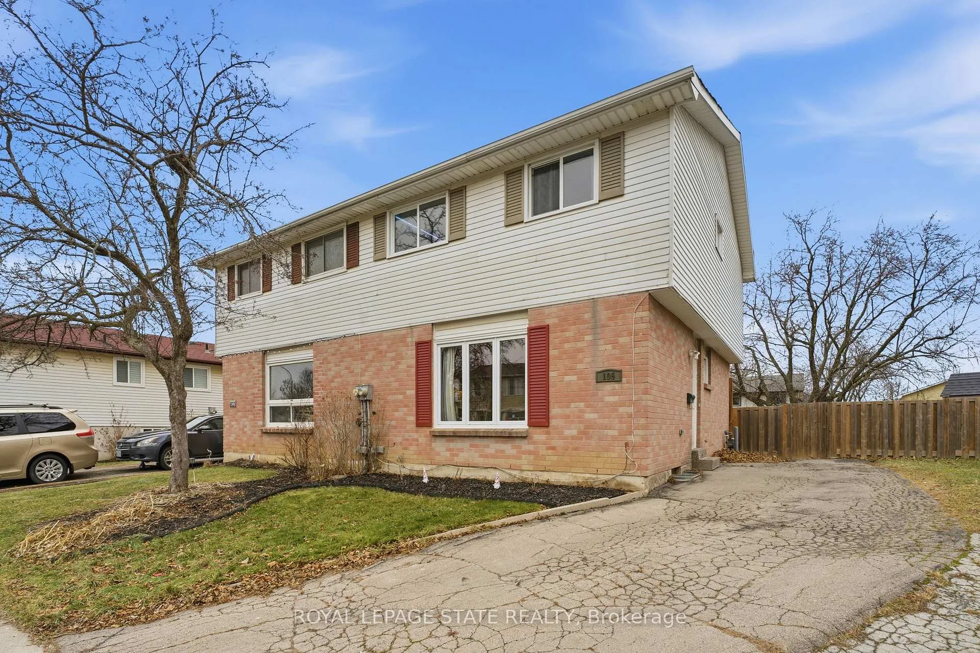 Photo 2 of 105 Rand Street, Hamilton, Stoney Creek Mountain — HOMEH