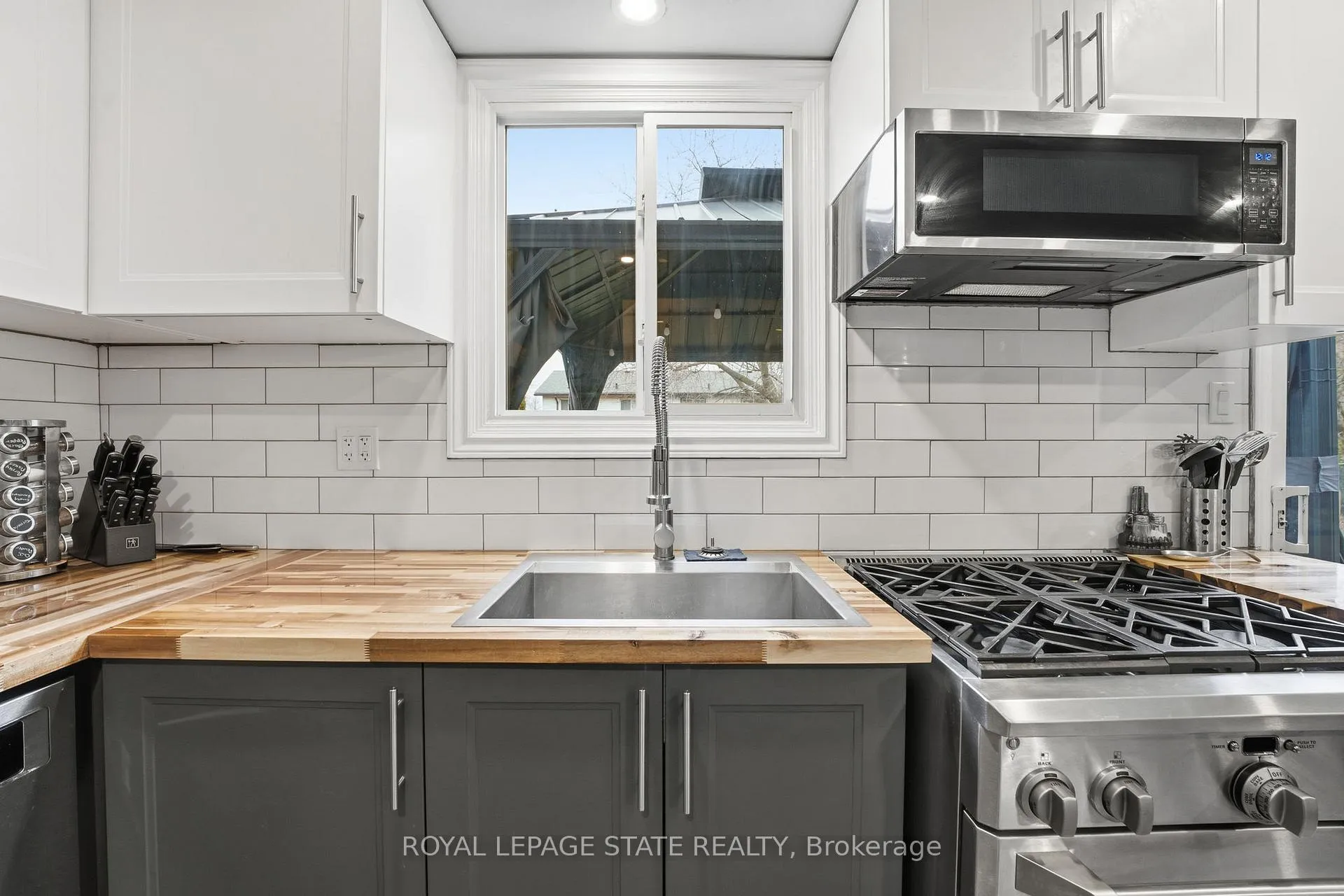 Photo 9 of 105 Rand Street, Hamilton, Stoney Creek Mountain — HOMEH