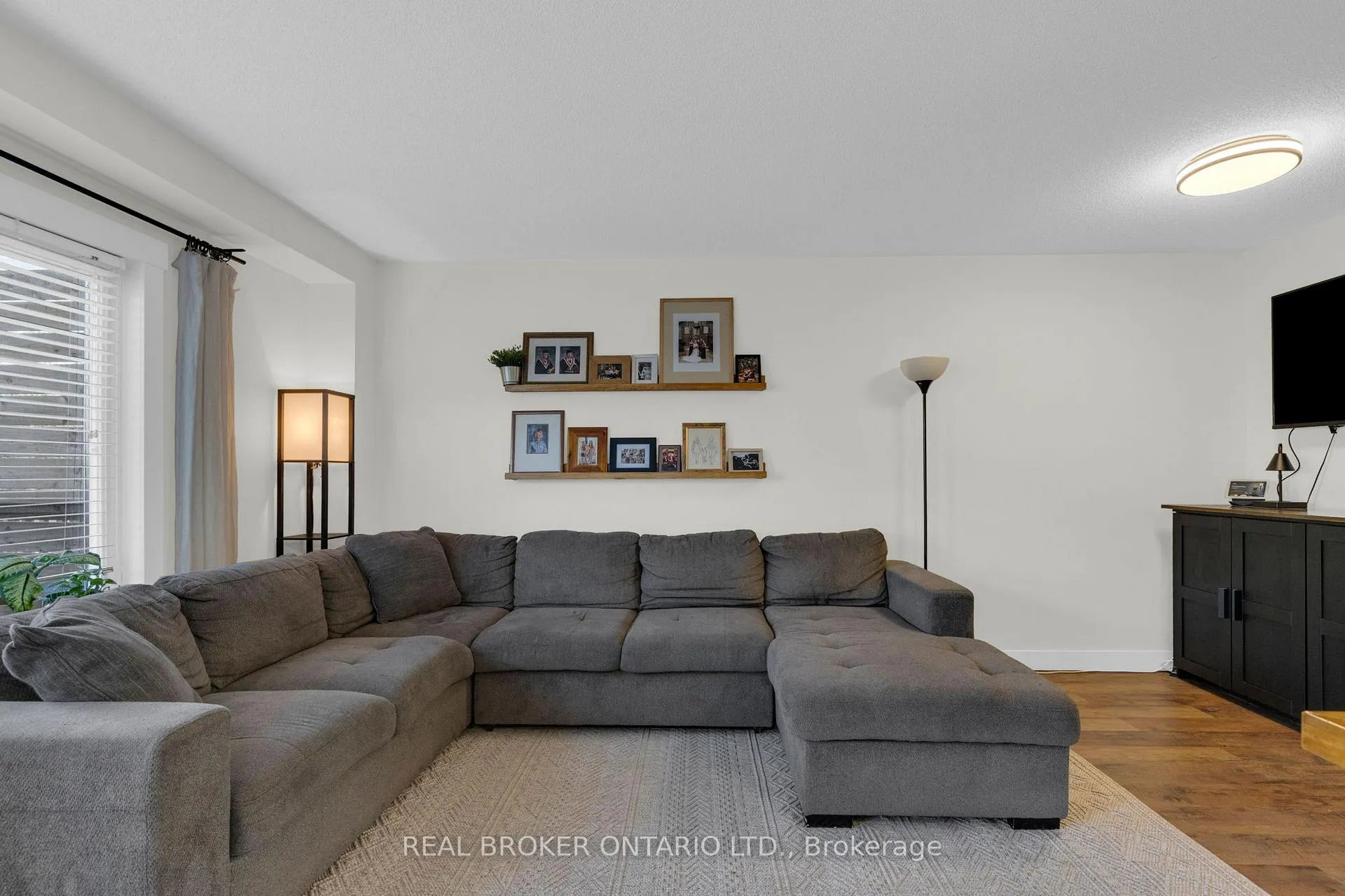 Photo 12 of 4 Parkside Crescent, Essa, Angus — HOMEH