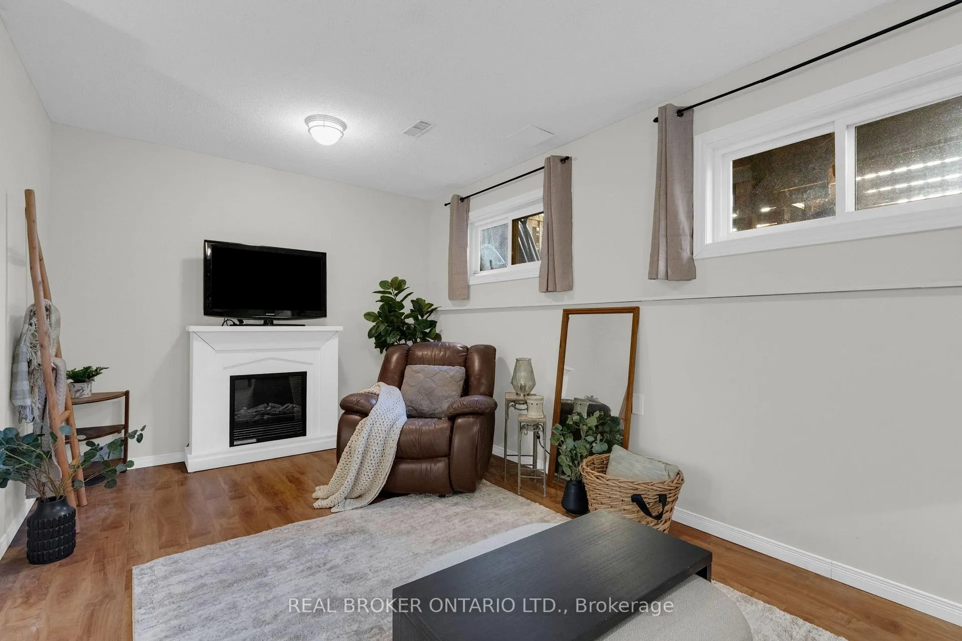 Photo 23 of 4 Parkside Crescent, Essa, Angus — HOMEH