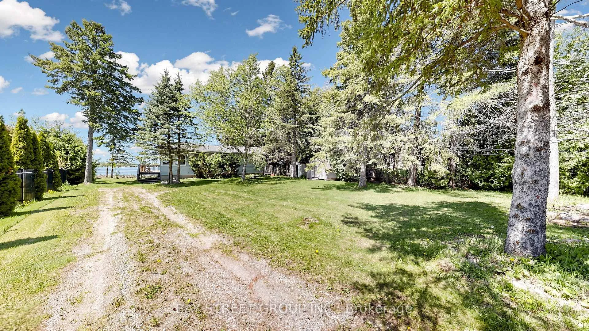 Photo 4 of 33 Cedar Crescent, Kawartha Lakes, Manvers — HOMEH