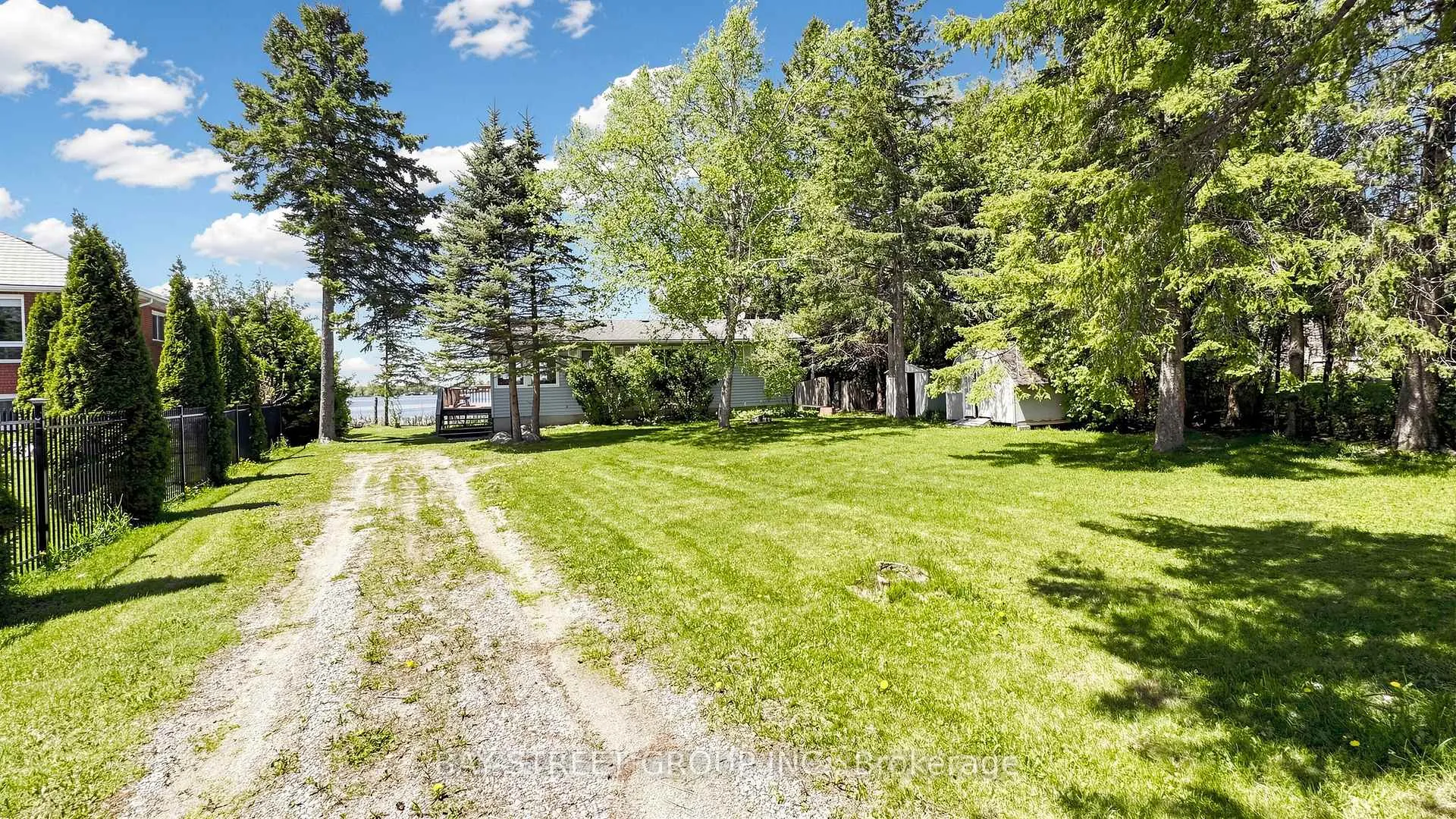 Photo 5 of 33 Cedar Crescent, Kawartha Lakes, Manvers — HOMEH