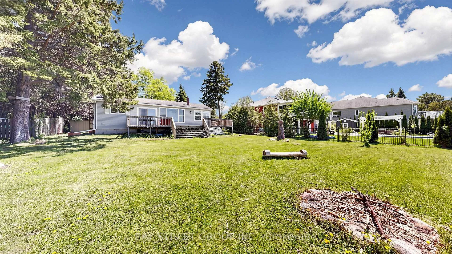 Photo 34 of 33 Cedar Crescent, Kawartha Lakes, Manvers — HOMEH