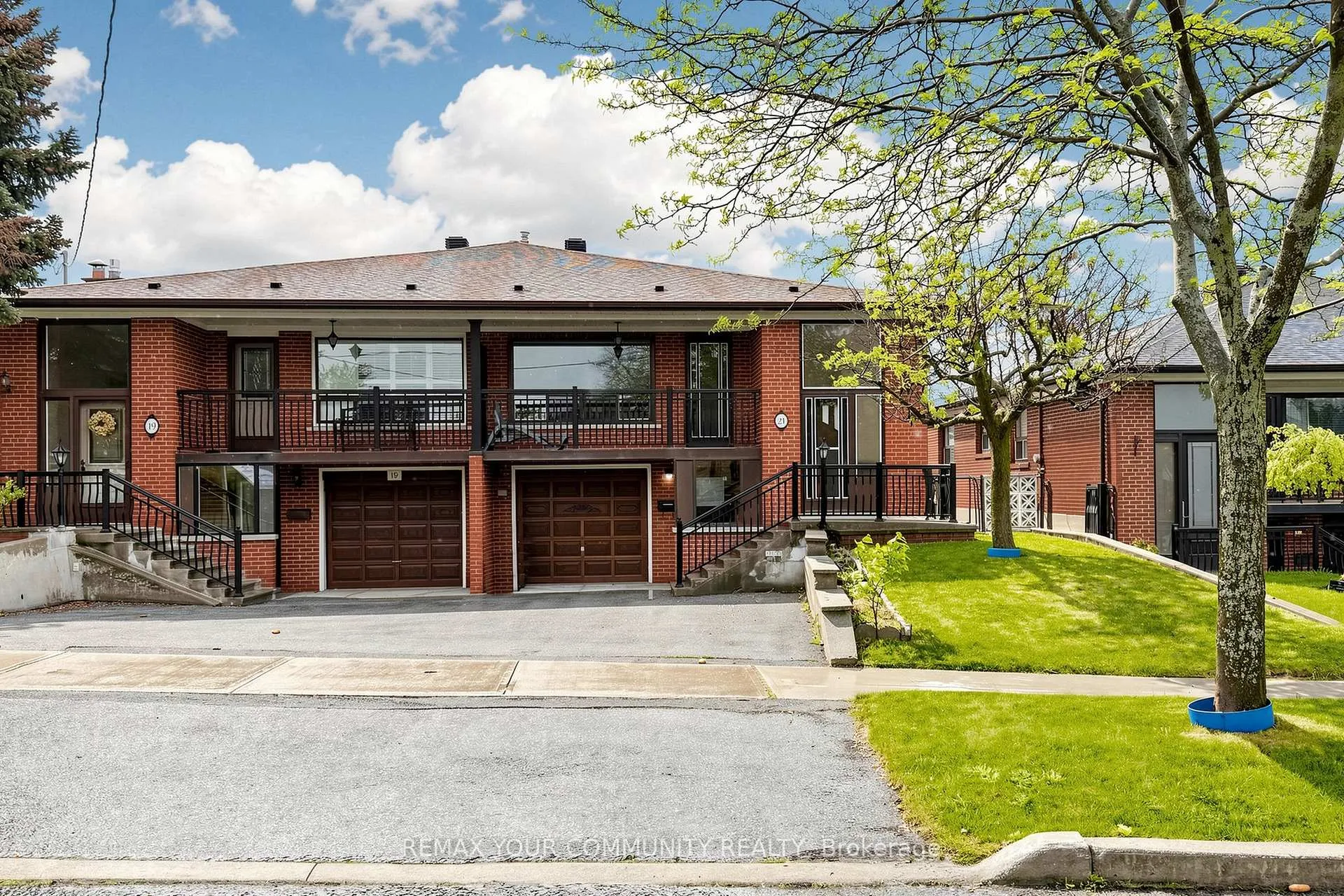 Photo 1 of 21 Gade Drive, North York, Downsview-Roding-CFB — HOMEH