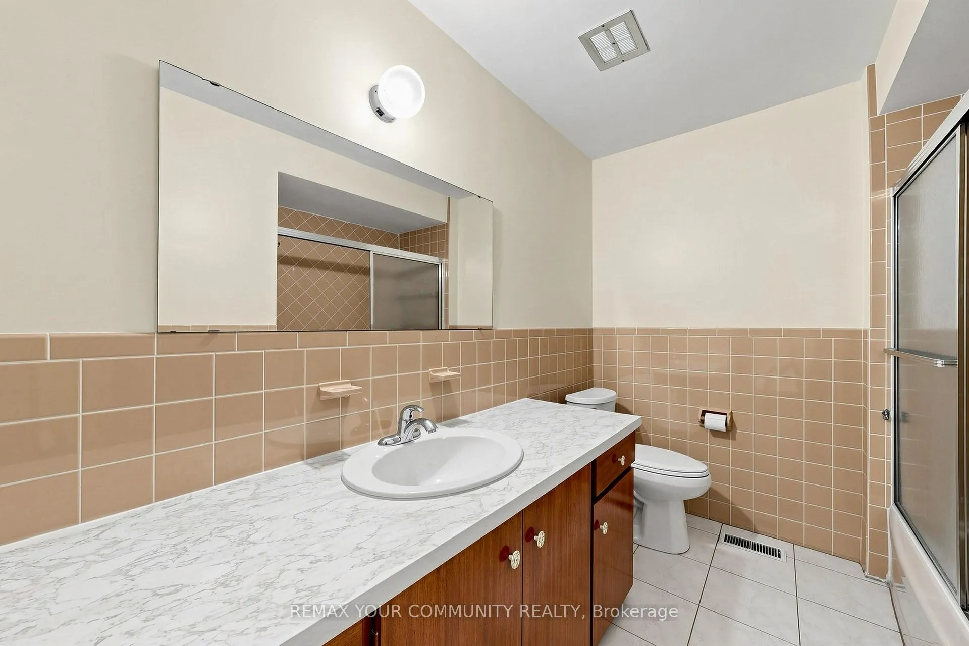 Photo 18 of 21 Gade Drive, North York, Downsview-Roding-CFB — HOMEH