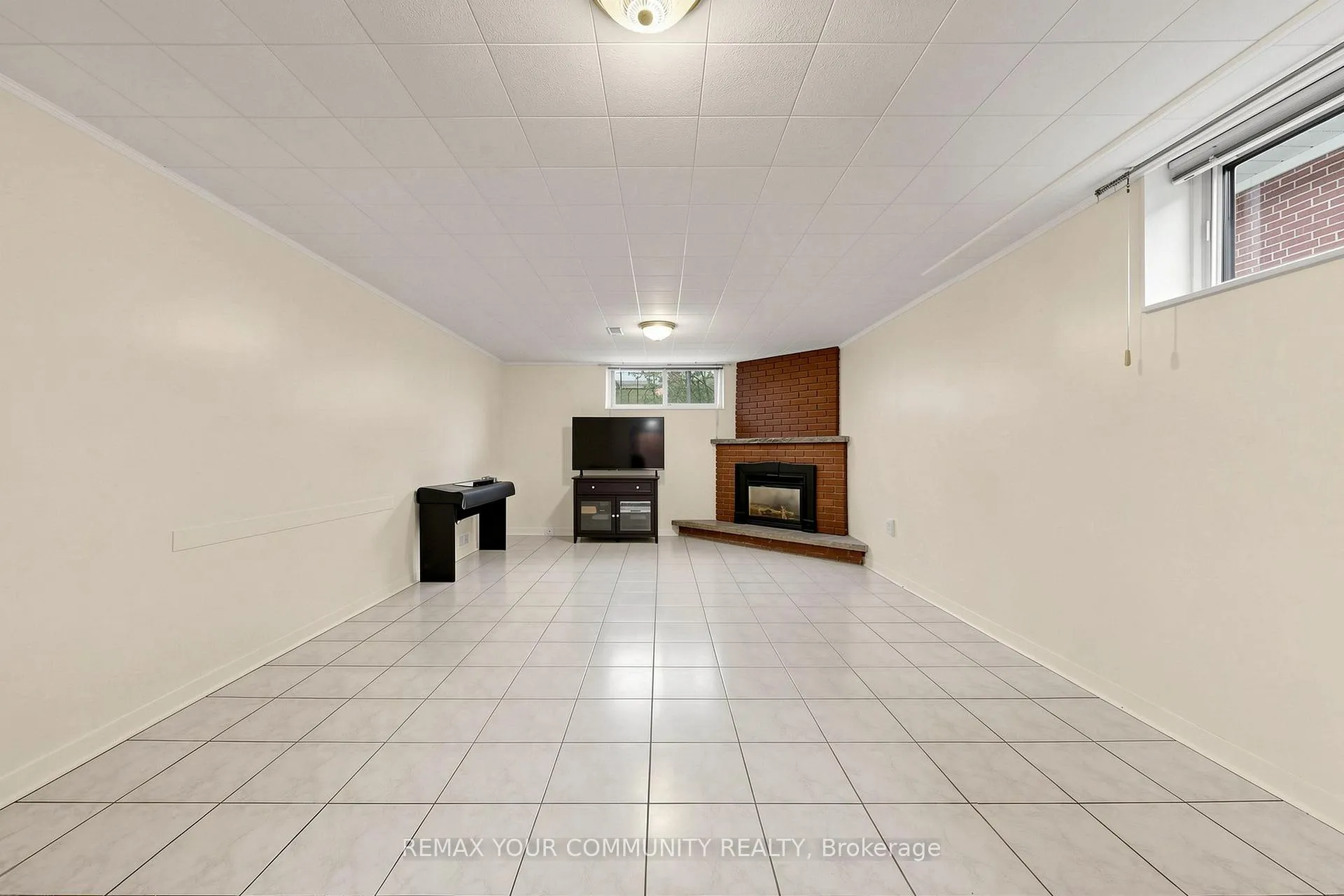 Photo 23 of 21 Gade Drive, North York, Downsview-Roding-CFB — HOMEH