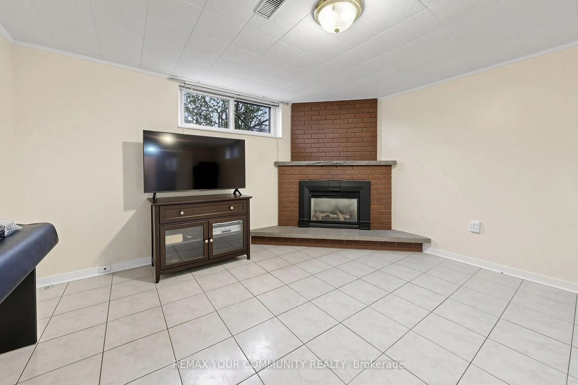 Photo 25 of 21 Gade Drive, North York, Downsview-Roding-CFB — HOMEH