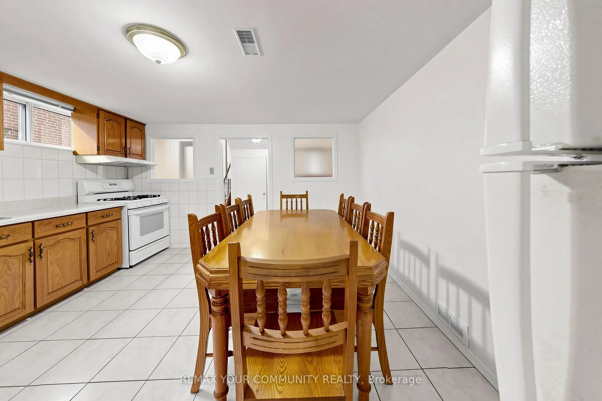Photo 26 of 21 Gade Drive, North York, Downsview-Roding-CFB — HOMEH
