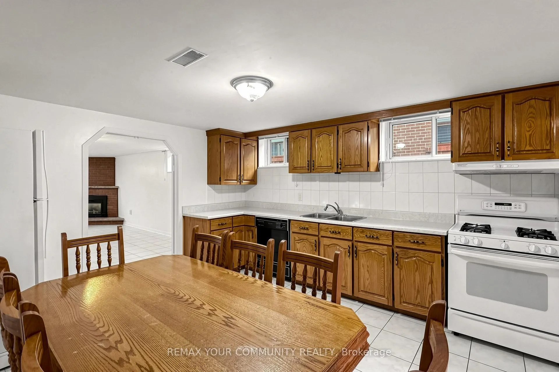 Photo 27 of 21 Gade Drive, North York, Downsview-Roding-CFB — HOMEH