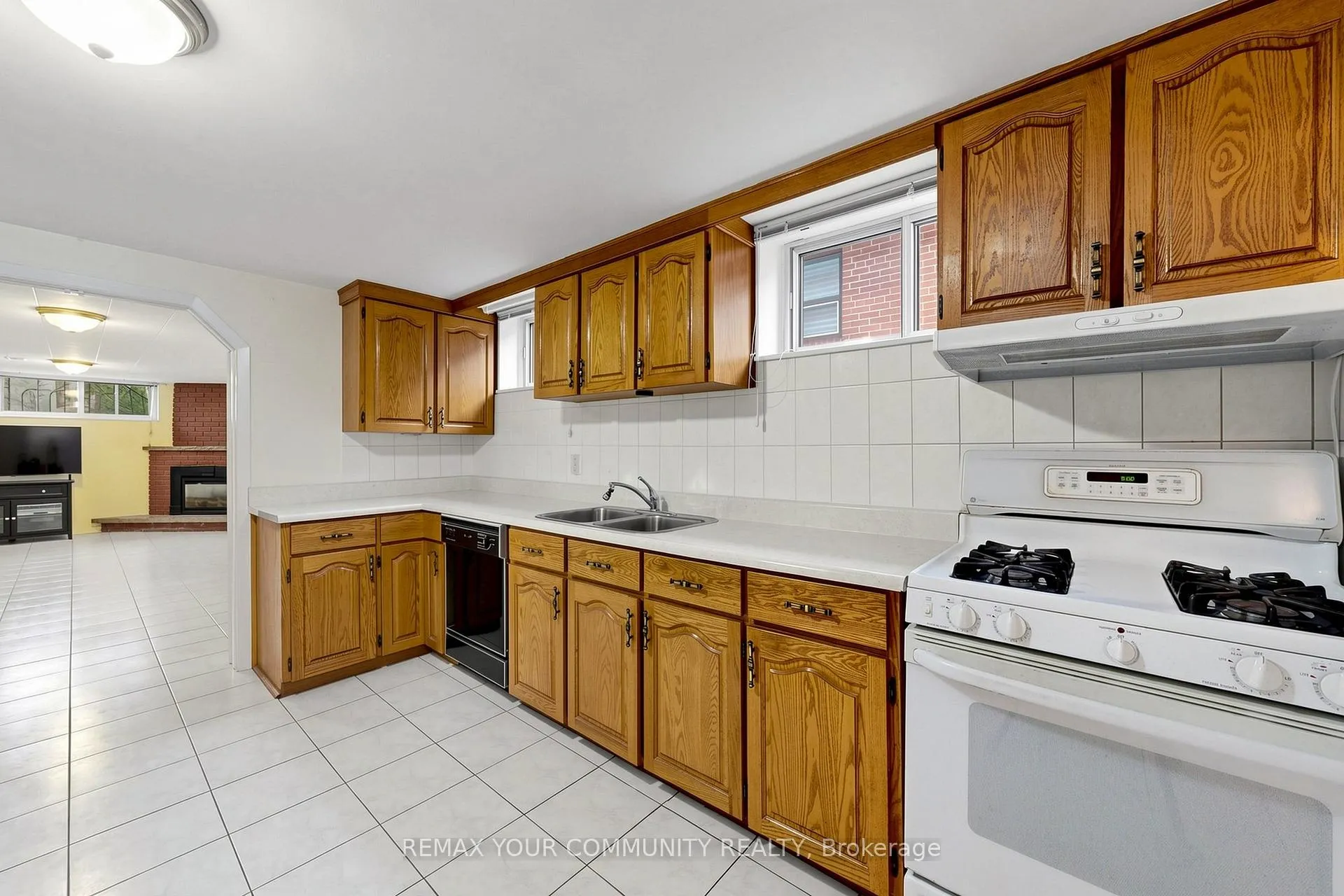 Photo 30 of 21 Gade Drive, North York, Downsview-Roding-CFB — HOMEH