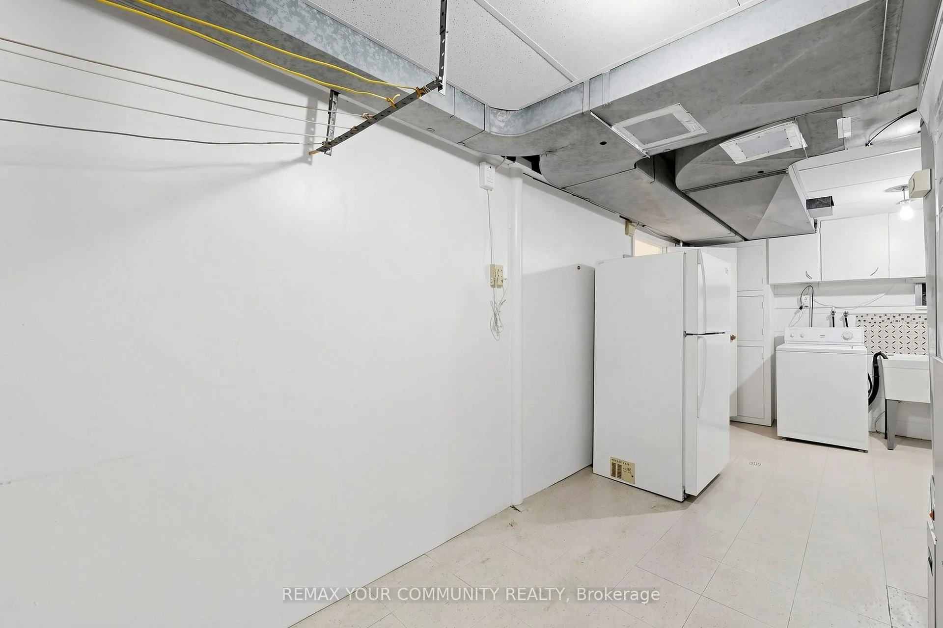 Photo 35 of 21 Gade Drive, North York, Downsview-Roding-CFB — HOMEH