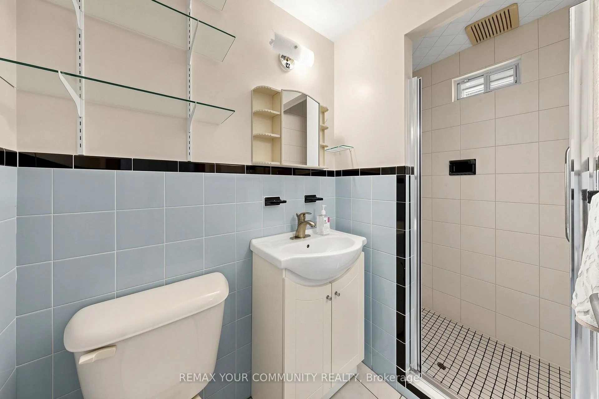 Photo 39 of 21 Gade Drive, North York, Downsview-Roding-CFB — HOMEH