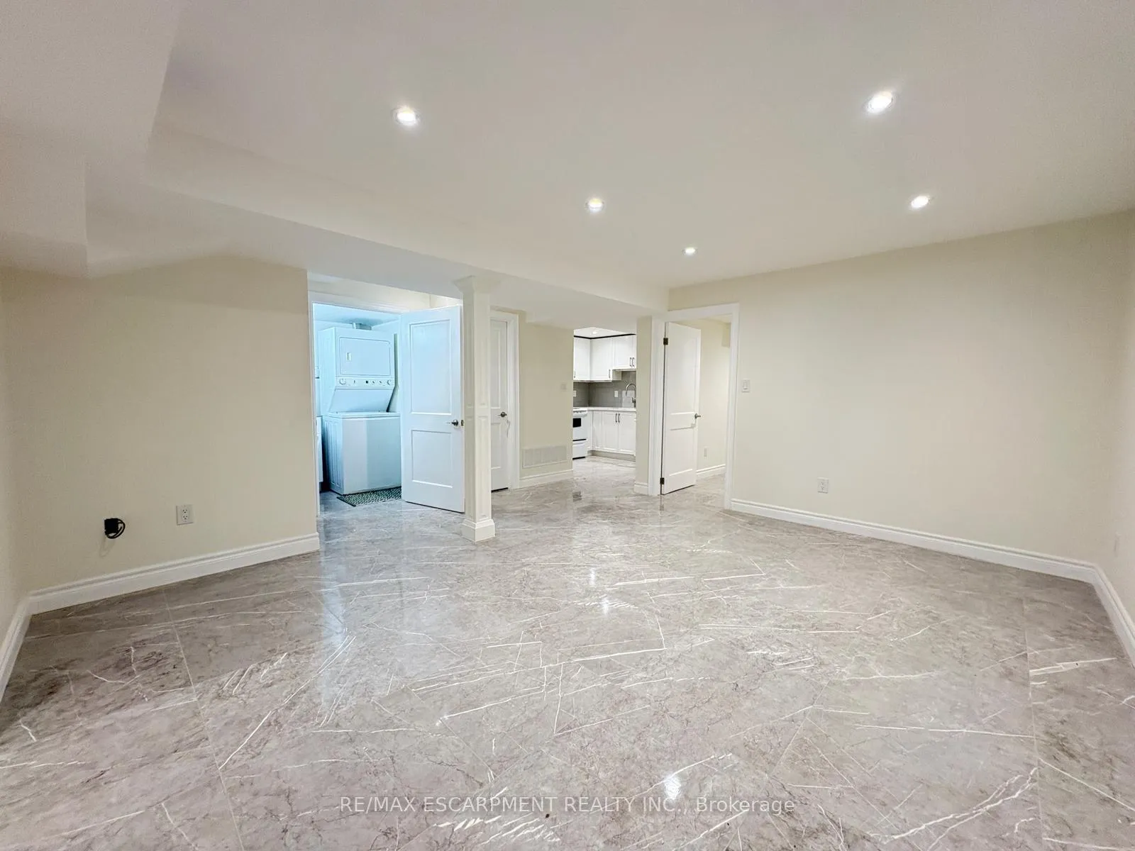 Photo 6 of Unit Basement, 25 Emmitt Road, Vaughan, Maple — HOMEH