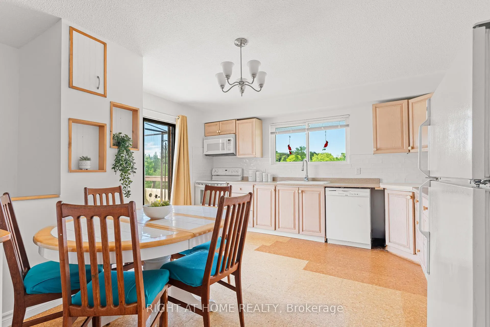 Photo 4 of 5896 Sunnidale Concession 5 Road, Clearview, Rural Clearview — HOMEH