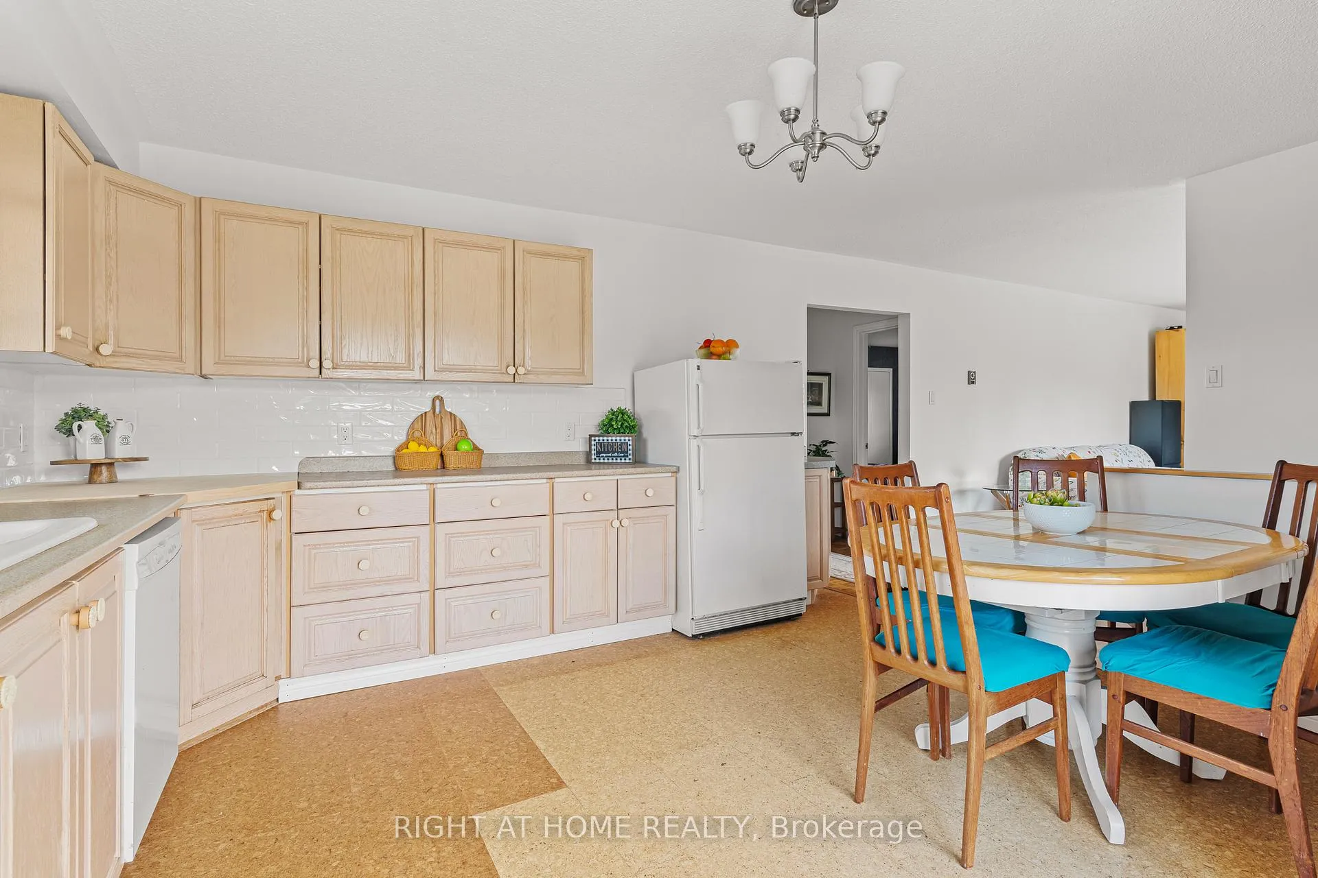 Photo 7 of 5896 Sunnidale Concession 5 Road, Clearview, Rural Clearview — HOMEH