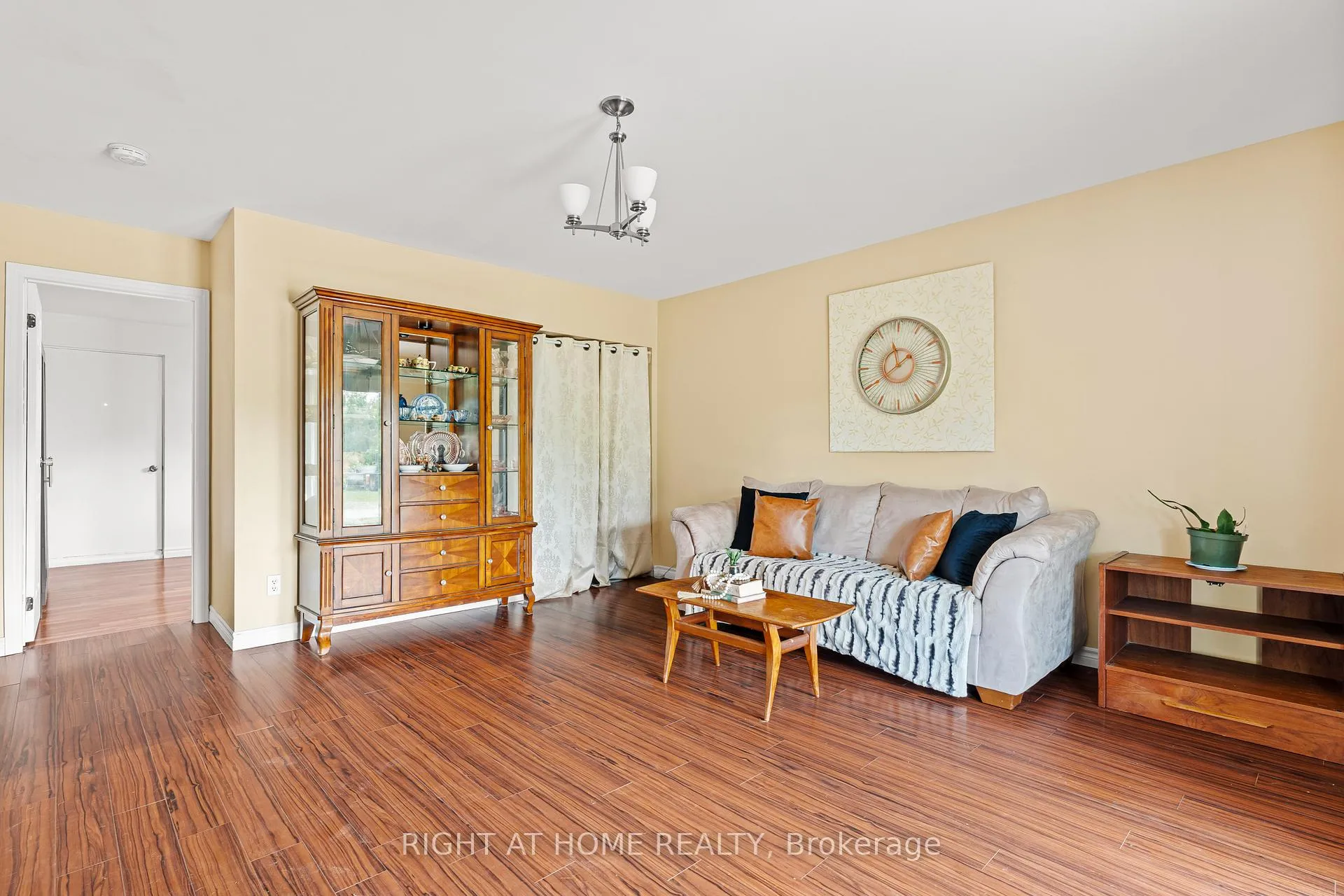 Photo 15 of 5896 Sunnidale Concession 5 Road, Clearview, Rural Clearview — HOMEH
