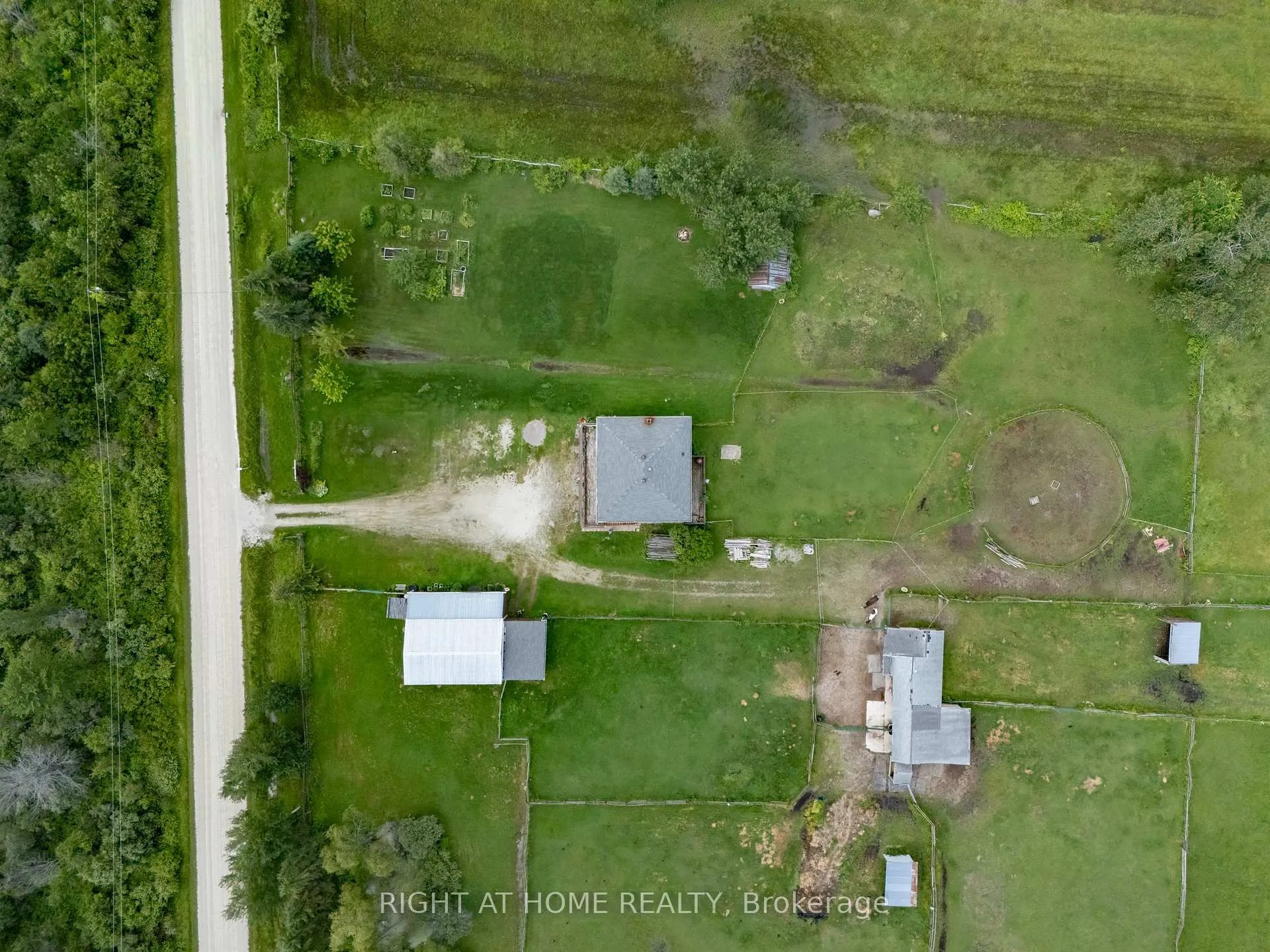 Photo 18 of 5896 Sunnidale Concession 5 Road, Clearview, Rural Clearview — HOMEH