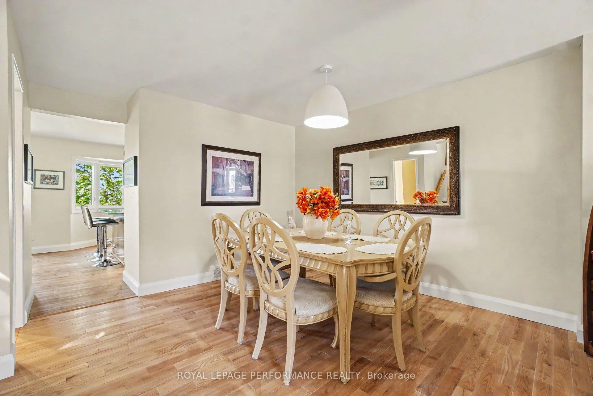 Photo 4 of Unit 17, 34 Huntview Private, Ottawa, Hunt Club/Western Community — HOMEH