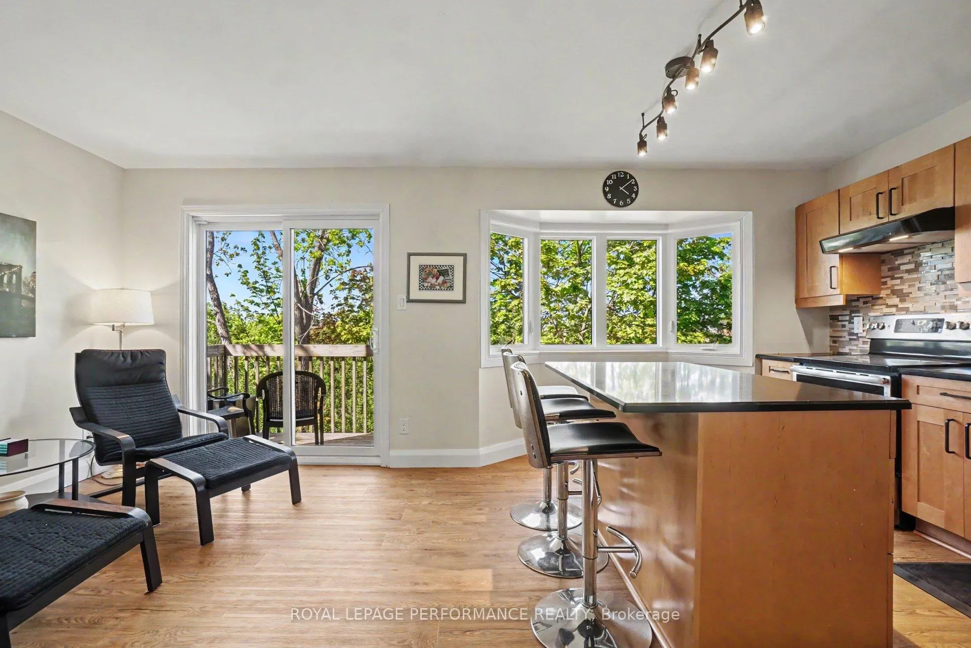 Photo 6 of Unit 17, 34 Huntview Private, Ottawa, Hunt Club/Western Community — HOMEH