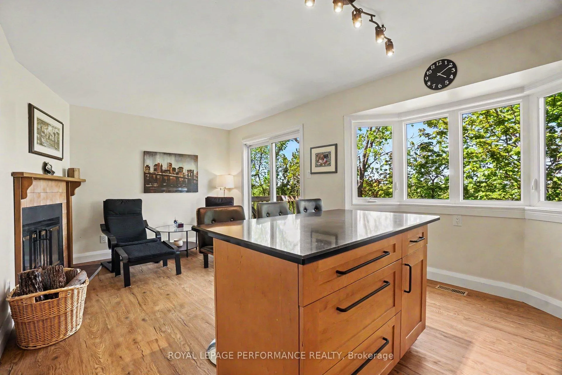 Photo 9 of Unit 17, 34 Huntview Private, Ottawa, Hunt Club/Western Community — HOMEH