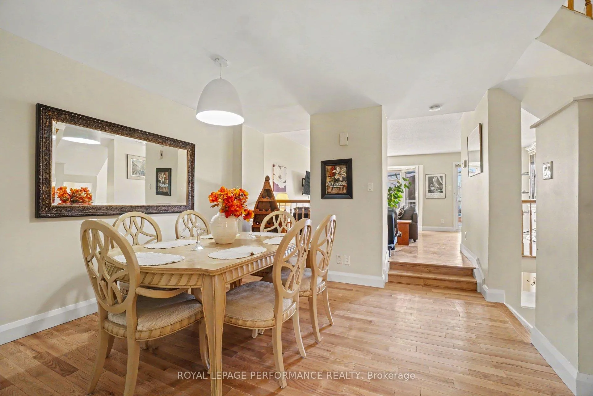 Photo 13 of Unit 17, 34 Huntview Private, Ottawa, Hunt Club/Western Community — HOMEH