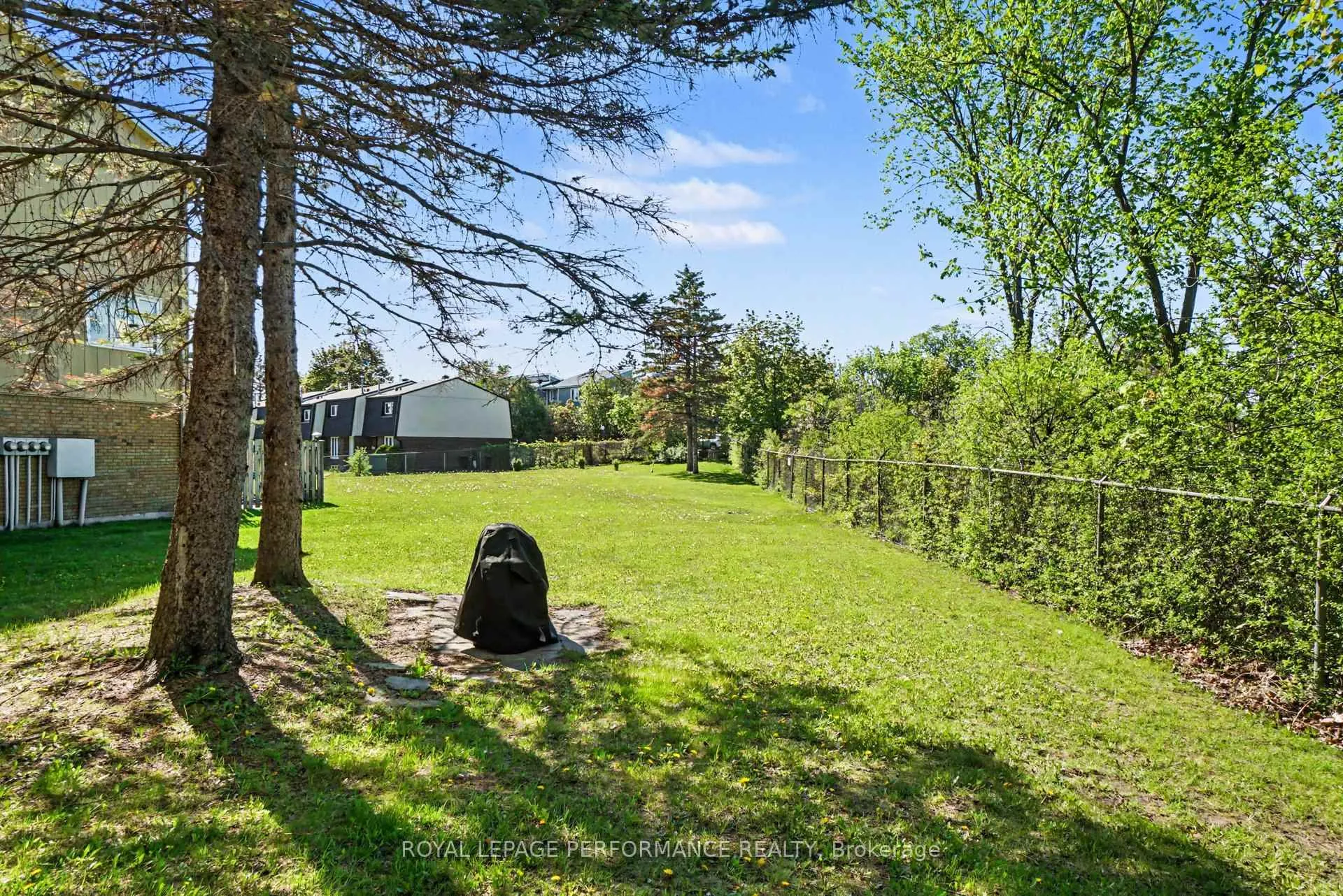 Photo 32 of Unit 17, 34 Huntview Private, Ottawa, Hunt Club/Western Community — HOMEH