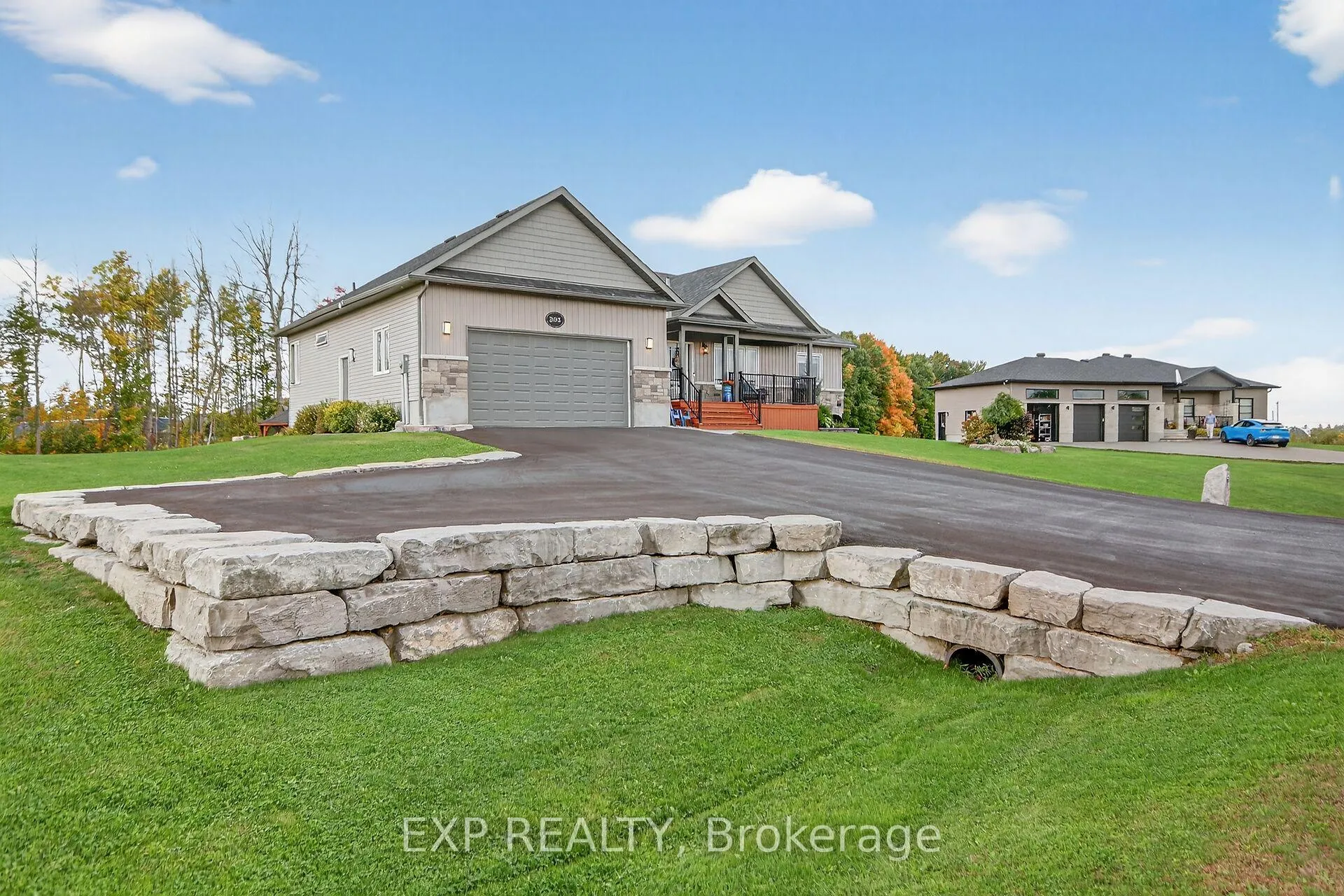 Photo 2 of 305 Moore Crescent, Augusta, Augusta Twp — HOMEH