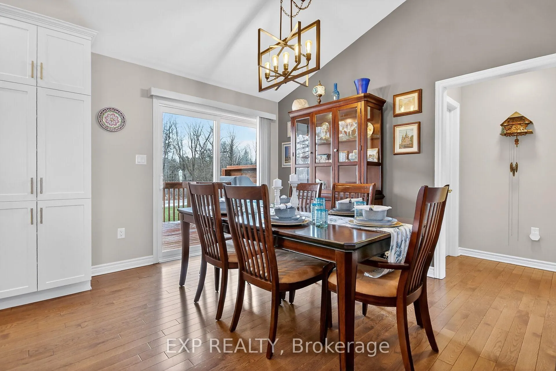 Photo 12 of 305 Moore Crescent, Augusta, Augusta Twp — HOMEH