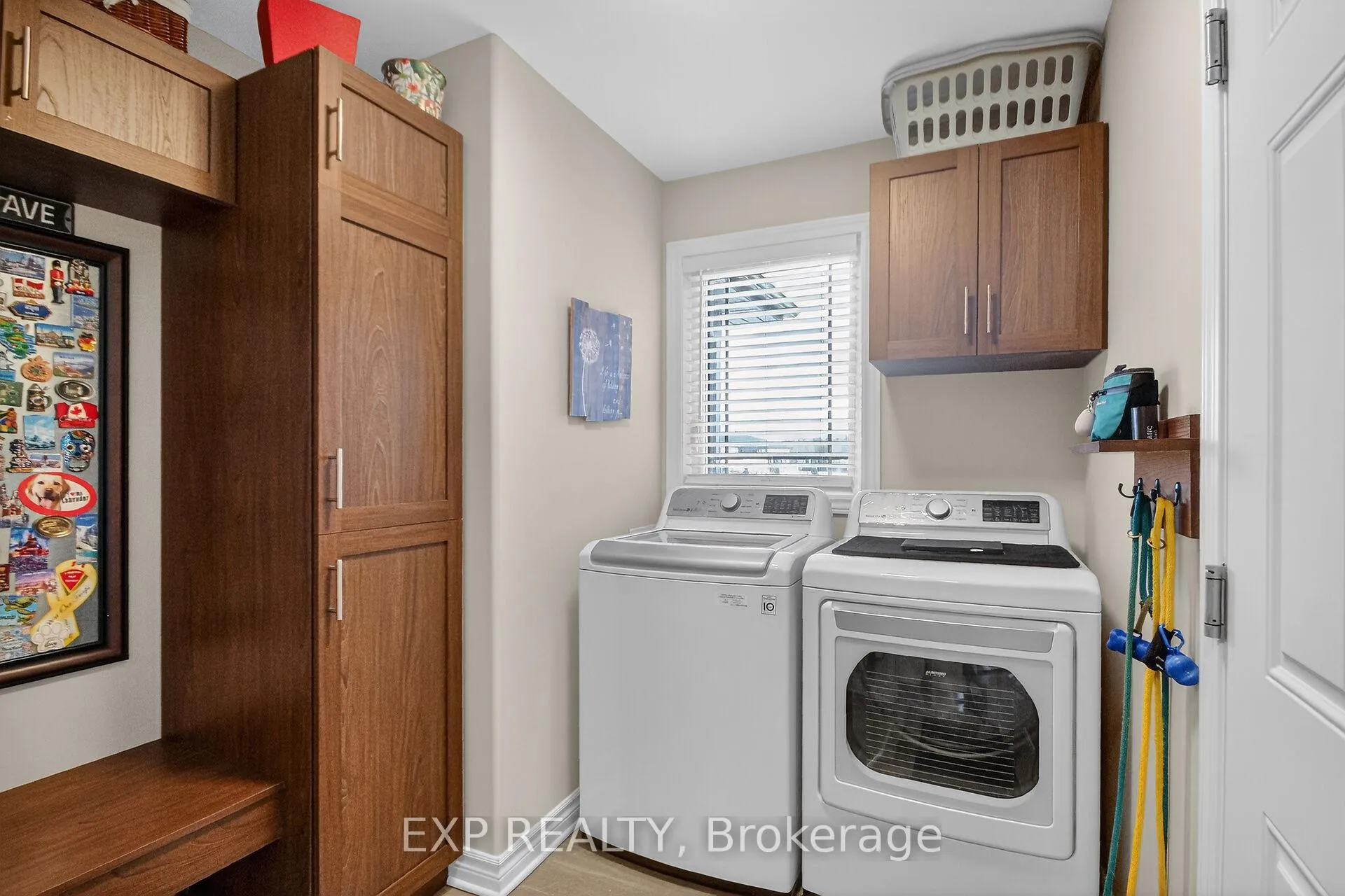 Photo 14 of 305 Moore Crescent, Augusta, Augusta Twp — HOMEH