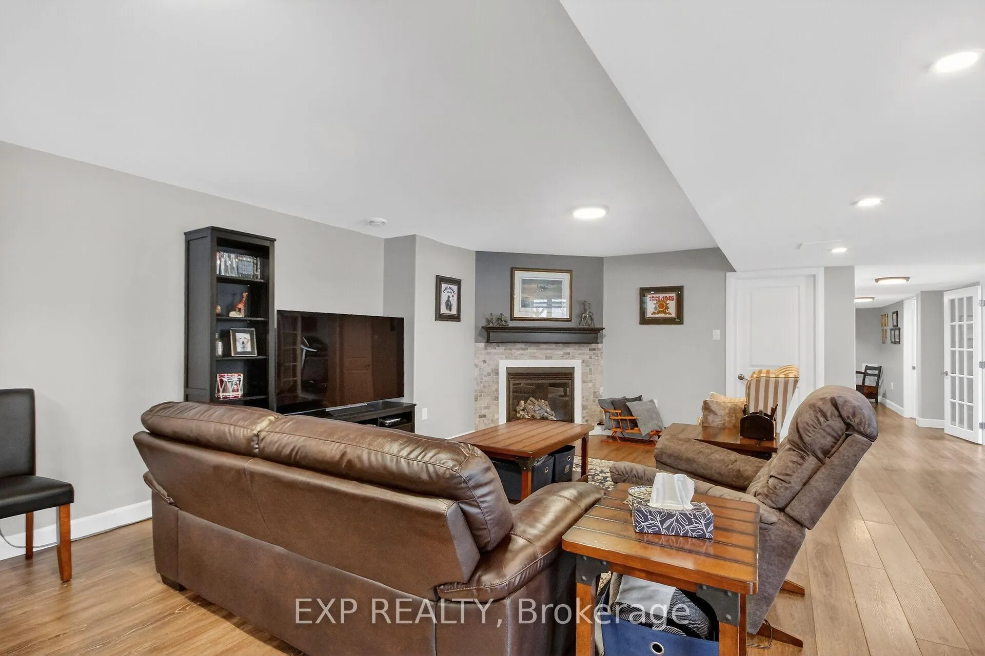 Photo 32 of 305 Moore Crescent, Augusta, Augusta Twp — HOMEH