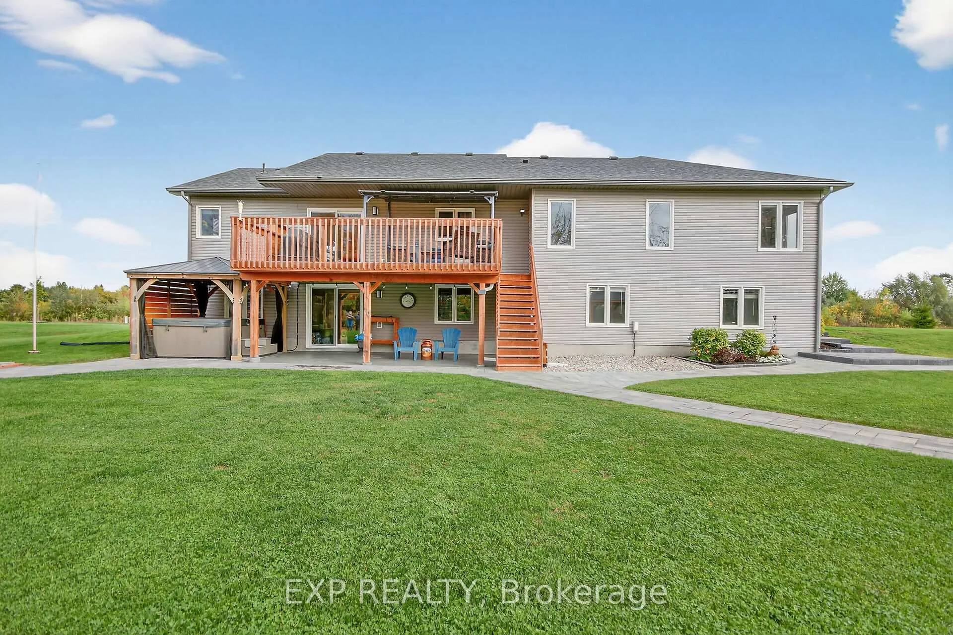 Photo 48 of 305 Moore Crescent, Augusta, Augusta Twp — HOMEH