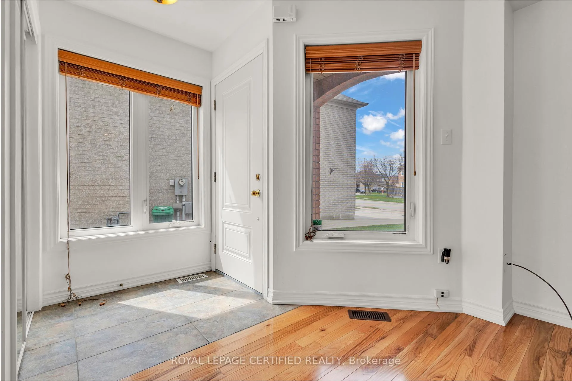 Photo 4 of 13 Mount Fuji Crescent, Brampton, Sandringham-Wellington — HOMEH