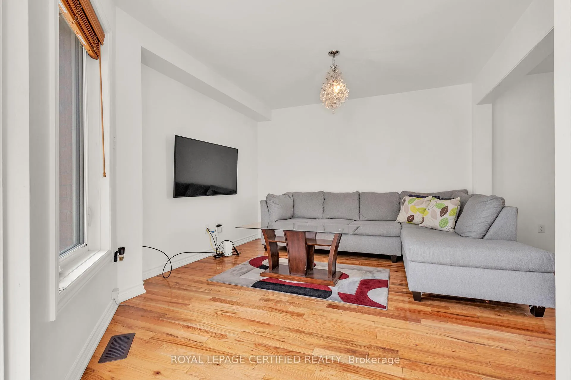 Photo 5 of 13 Mount Fuji Crescent, Brampton, Sandringham-Wellington — HOMEH
