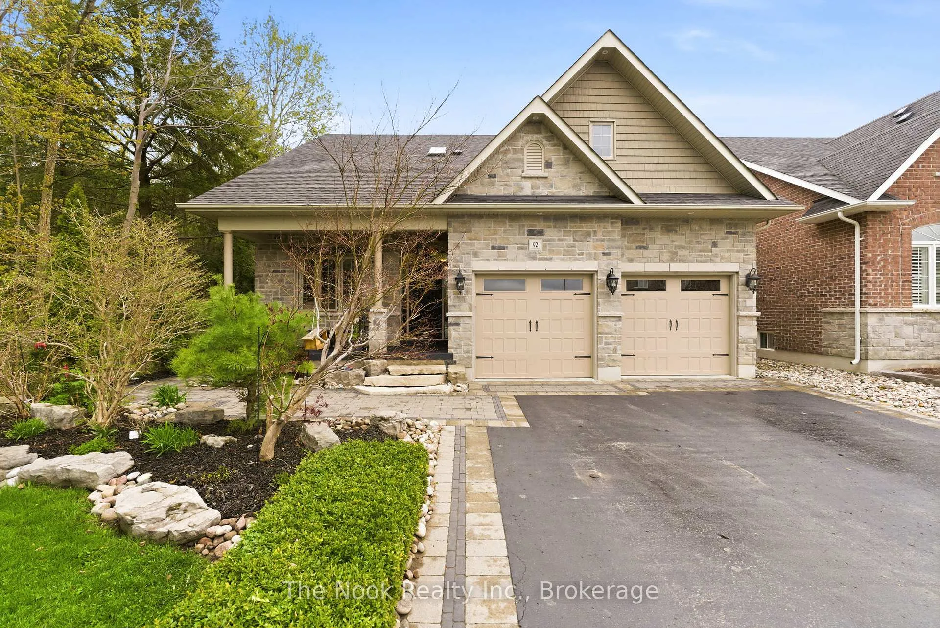 Photo 1 of 92 Holyrod Drive, Clarington, Courtice — HOMEH