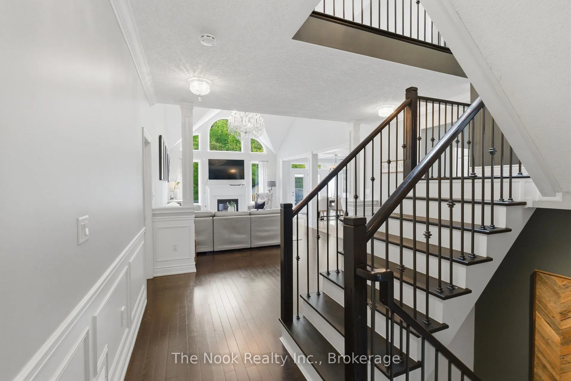 Photo 5 of 92 Holyrod Drive, Clarington, Courtice — HOMEH