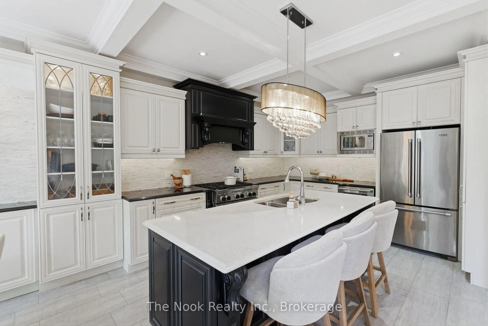 Photo 15 of 92 Holyrod Drive, Clarington, Courtice — HOMEH
