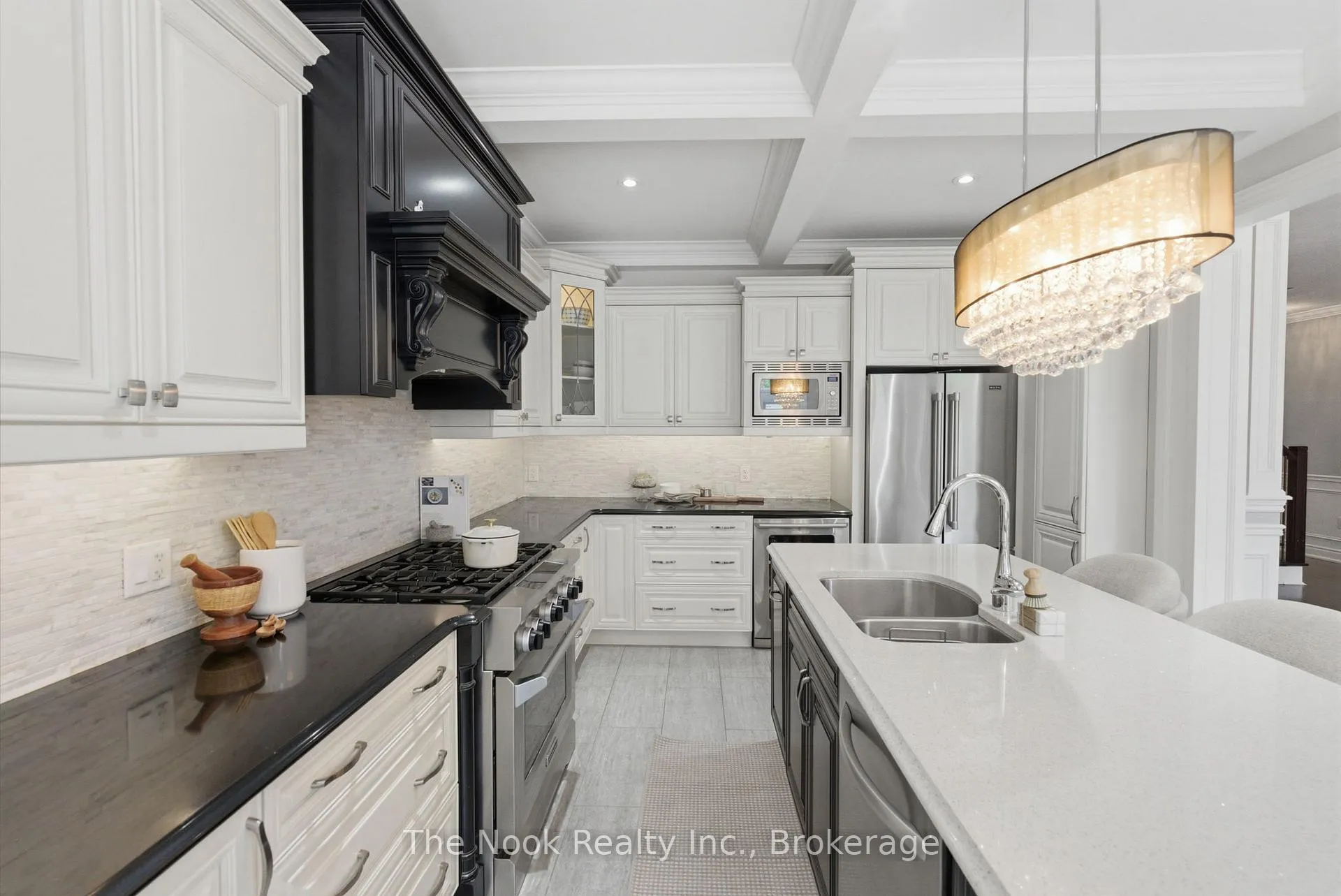 Photo 16 of 92 Holyrod Drive, Clarington, Courtice — HOMEH
