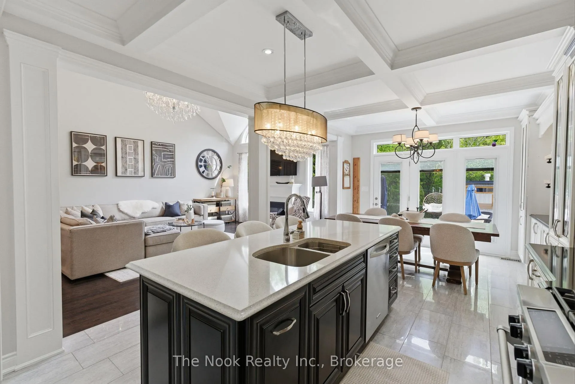 Photo 17 of 92 Holyrod Drive, Clarington, Courtice — HOMEH