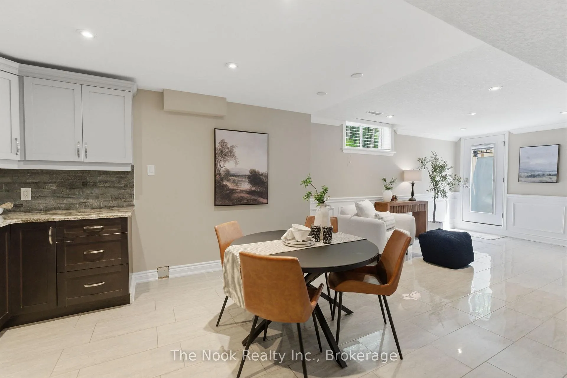 Photo 37 of 92 Holyrod Drive, Clarington, Courtice — HOMEH