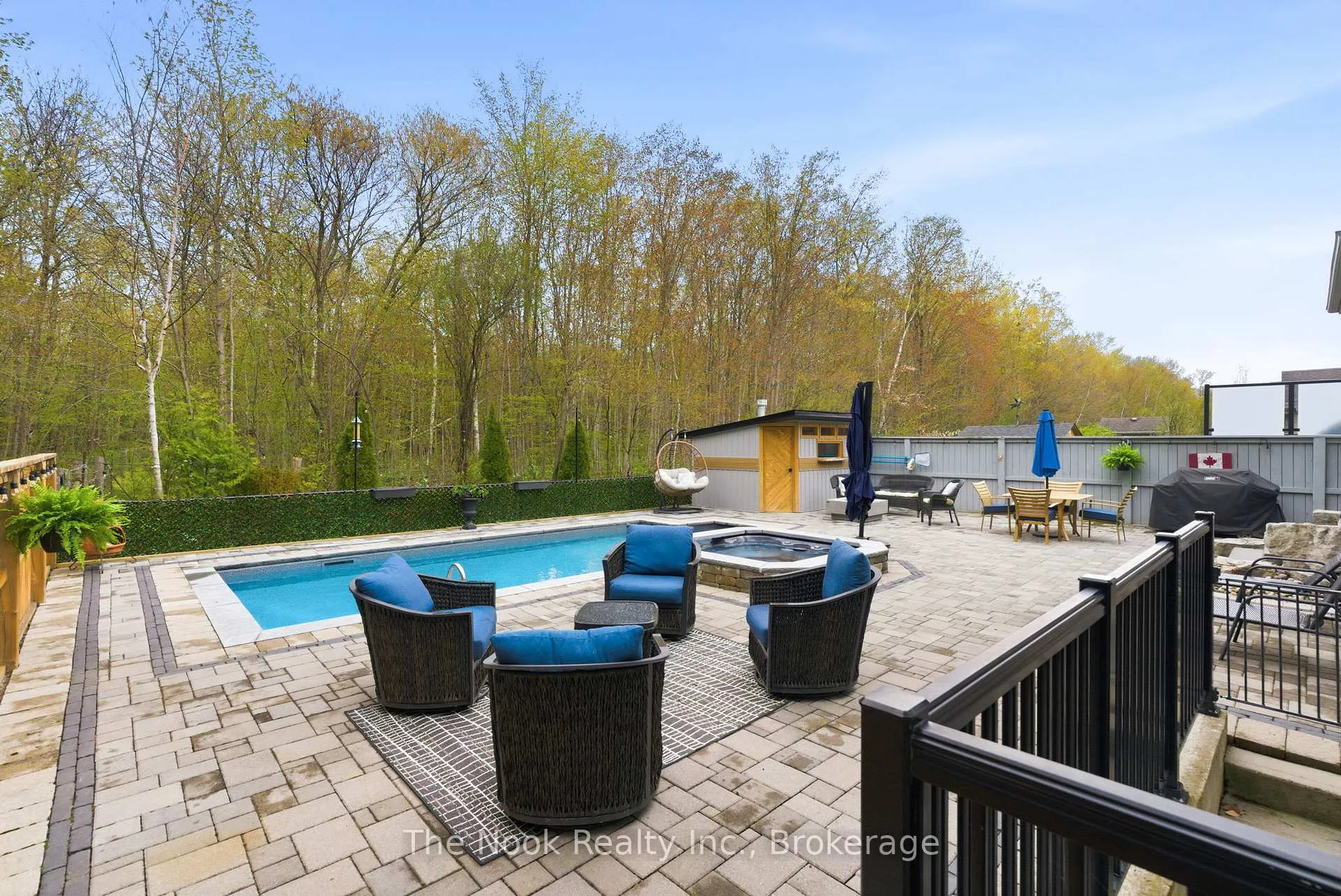 Photo 44 of 92 Holyrod Drive, Clarington, Courtice — HOMEH