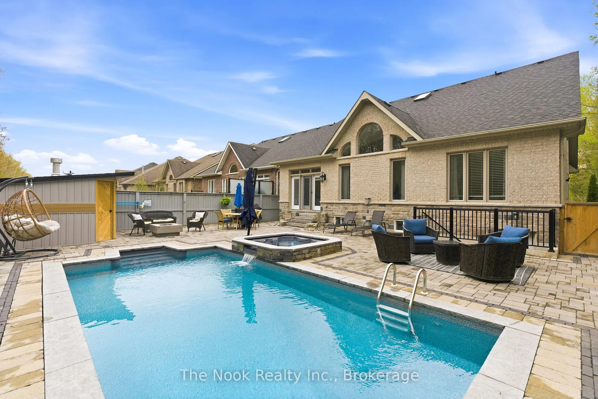 Photo 45 of 92 Holyrod Drive, Clarington, Courtice — HOMEH